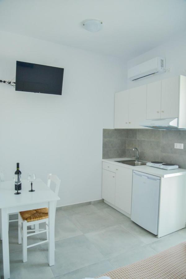 Zeras Apartments Adámasz Kültér fotó