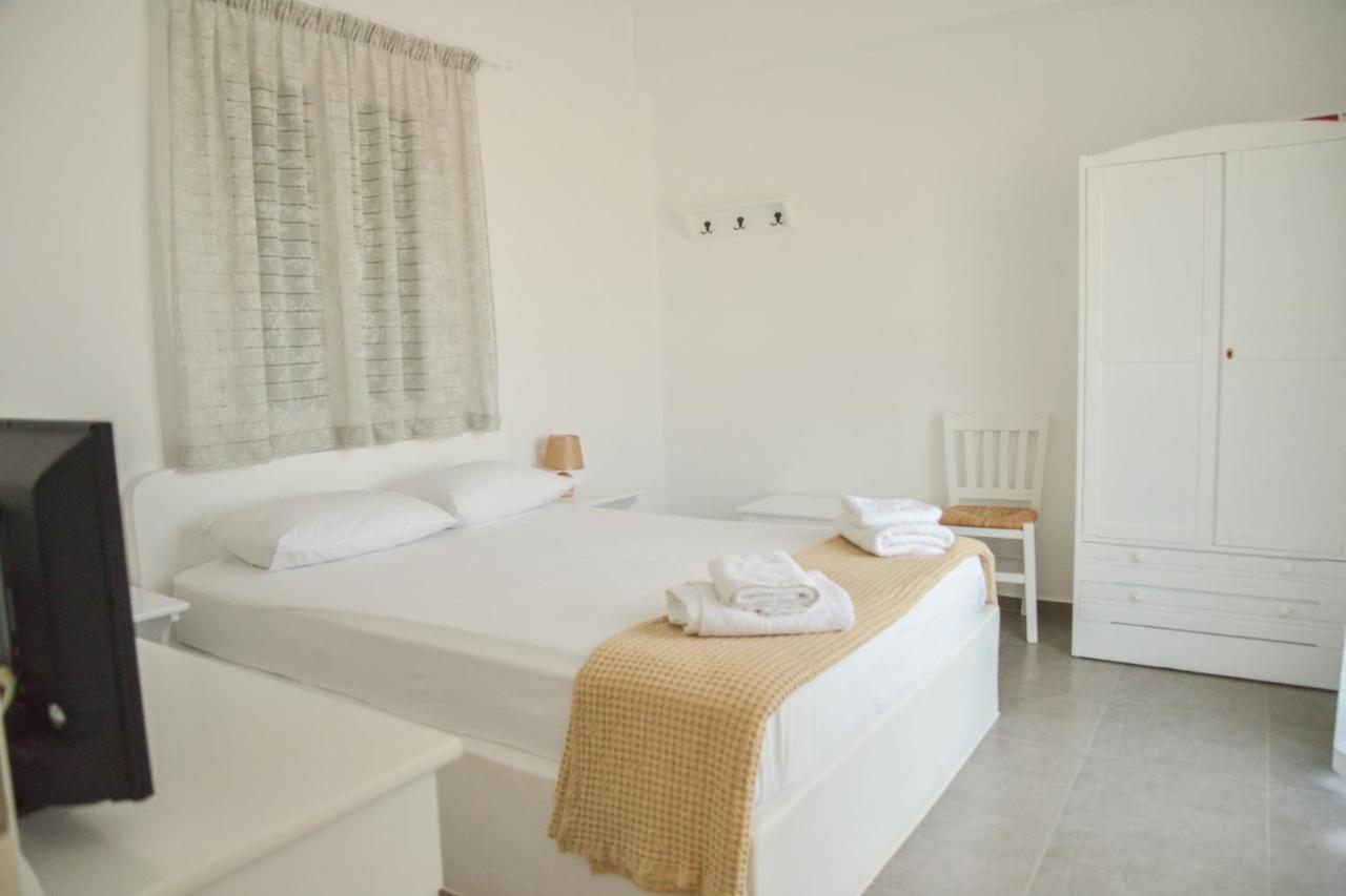 Zeras Apartments Adámasz Kültér fotó