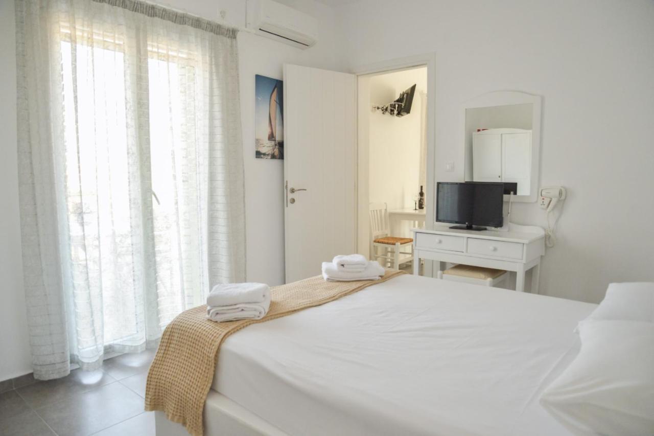 Zeras Apartments Adámasz Kültér fotó