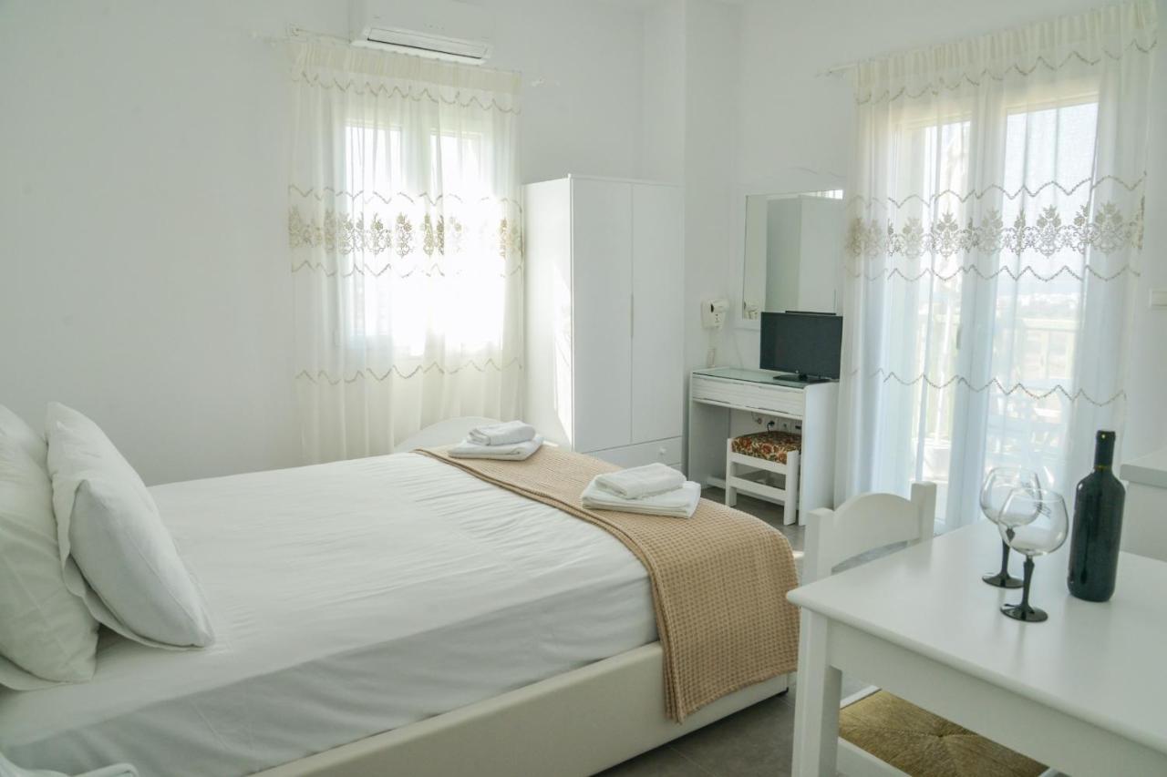 Zeras Apartments Adámasz Kültér fotó