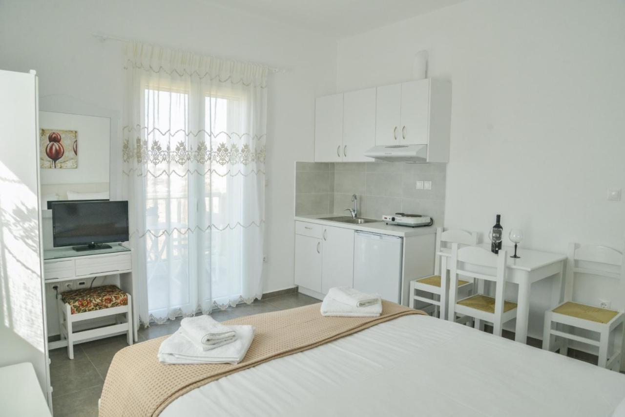 Zeras Apartments Adámasz Kültér fotó