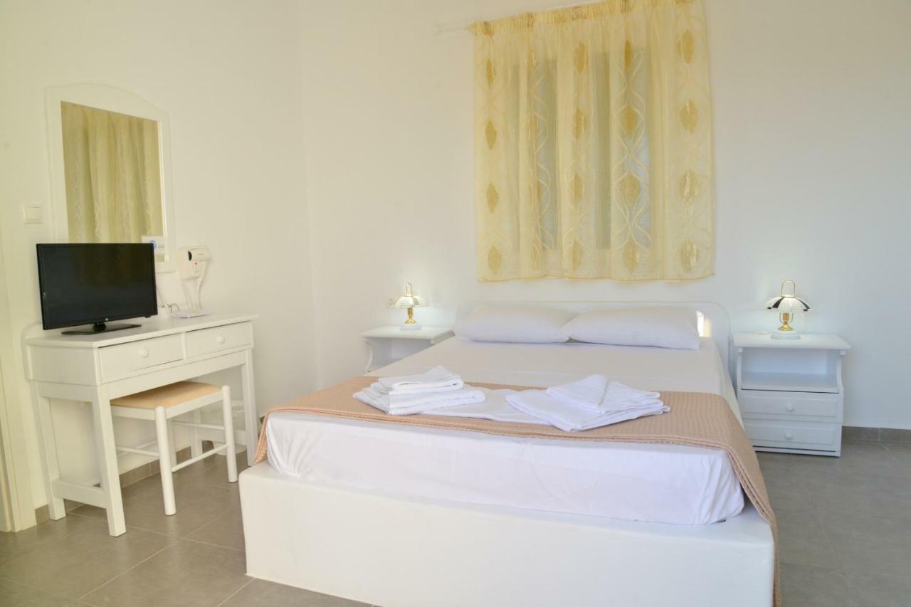Zeras Apartments Adámasz Kültér fotó