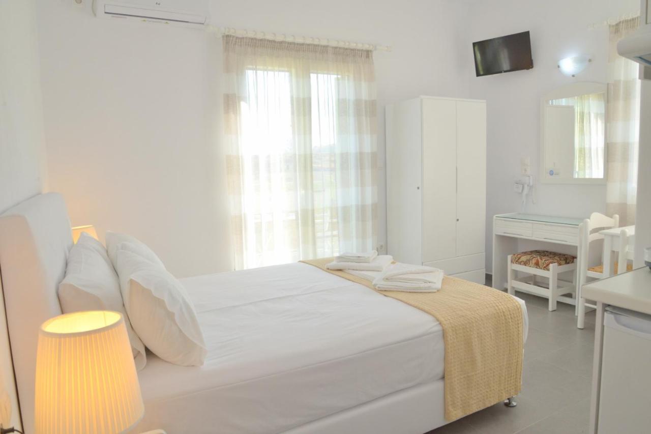 Zeras Apartments Adámasz Kültér fotó