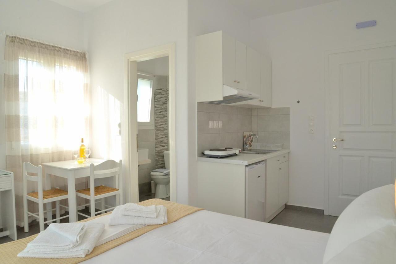 Zeras Apartments Adámasz Kültér fotó
